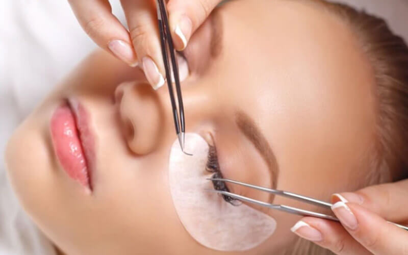 تفاوت لیفت مژه با لمینت مژه 