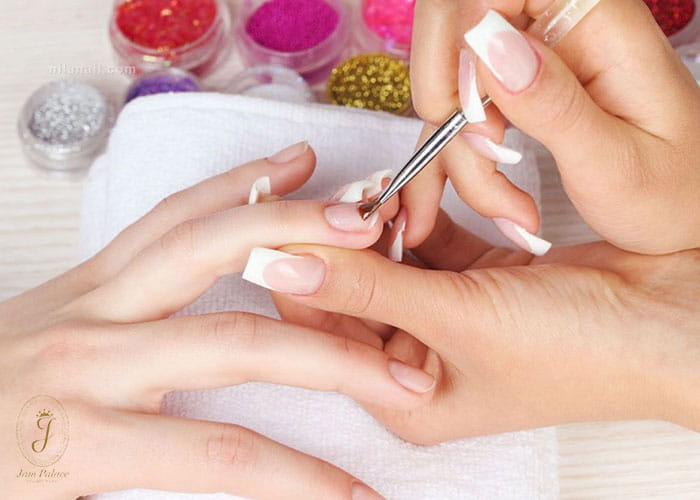 انواع-روش-های-کاشت-ناخن-آرایشگاه-قصر-جم