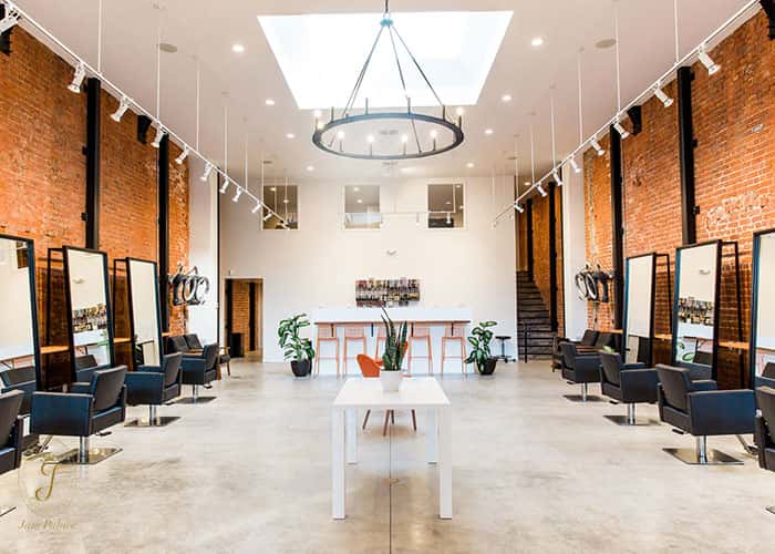 لوازم مورد نیاز برای آرایشگاه 2 لوازم ضروری آرایشگاه زنانه