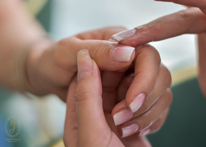 مقایسه انواع روش های کاشت ناخن