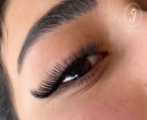 کاشت مژه در نیاوران